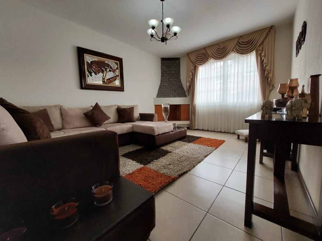 Renta de Casa Amueblada en Km 16.5 Carr. Olmeca — Casa en Alquiler en Villas de Santa Mónica, Carretera a El Salvador, Guatemala, Ciudad — foto 1 de 12