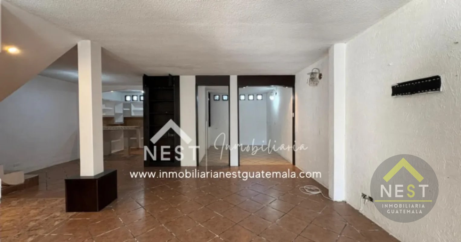 Casa amplia en venta | Residenciales LOS OLIVOS - Zona 18 - 15