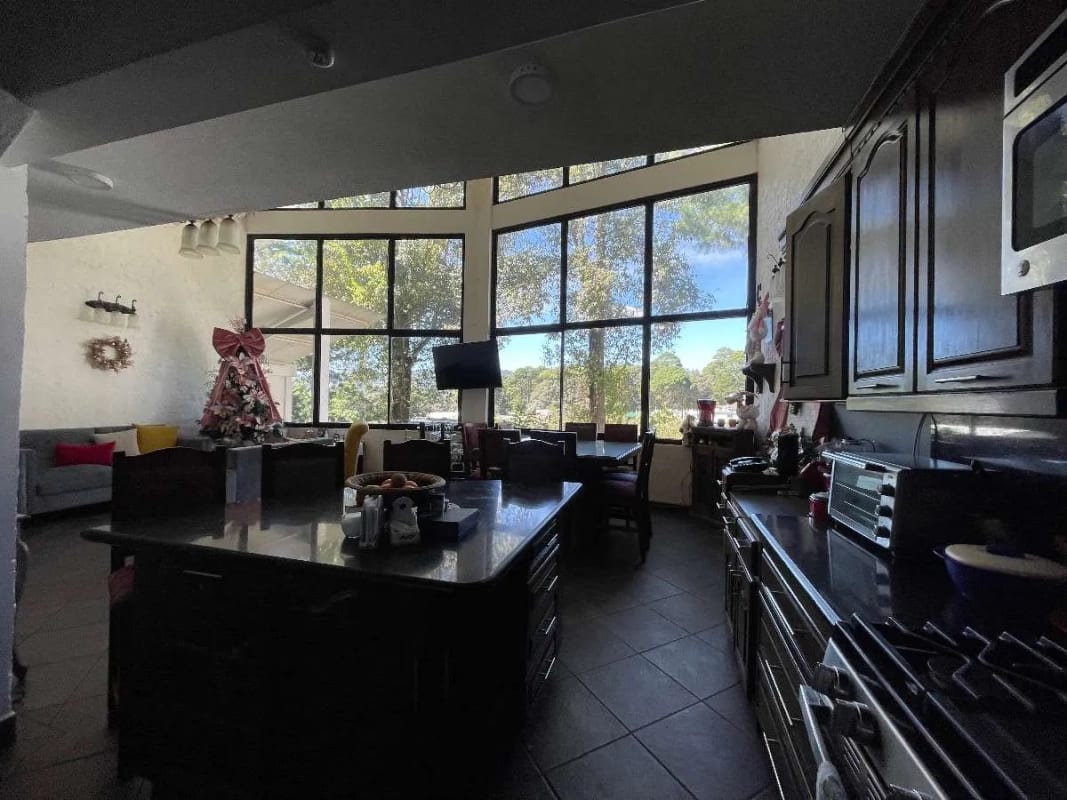 VENDO CASA EN SAN LUCAS. KM 26.5 CARRETERA ITERAMERICANA. RESIDENCIAL ANDALUCIA. 4 DORMITORIOS — Casa en Venta en San Lucas Sacatepéquez, Sacatepéquez — foto 5 de 17