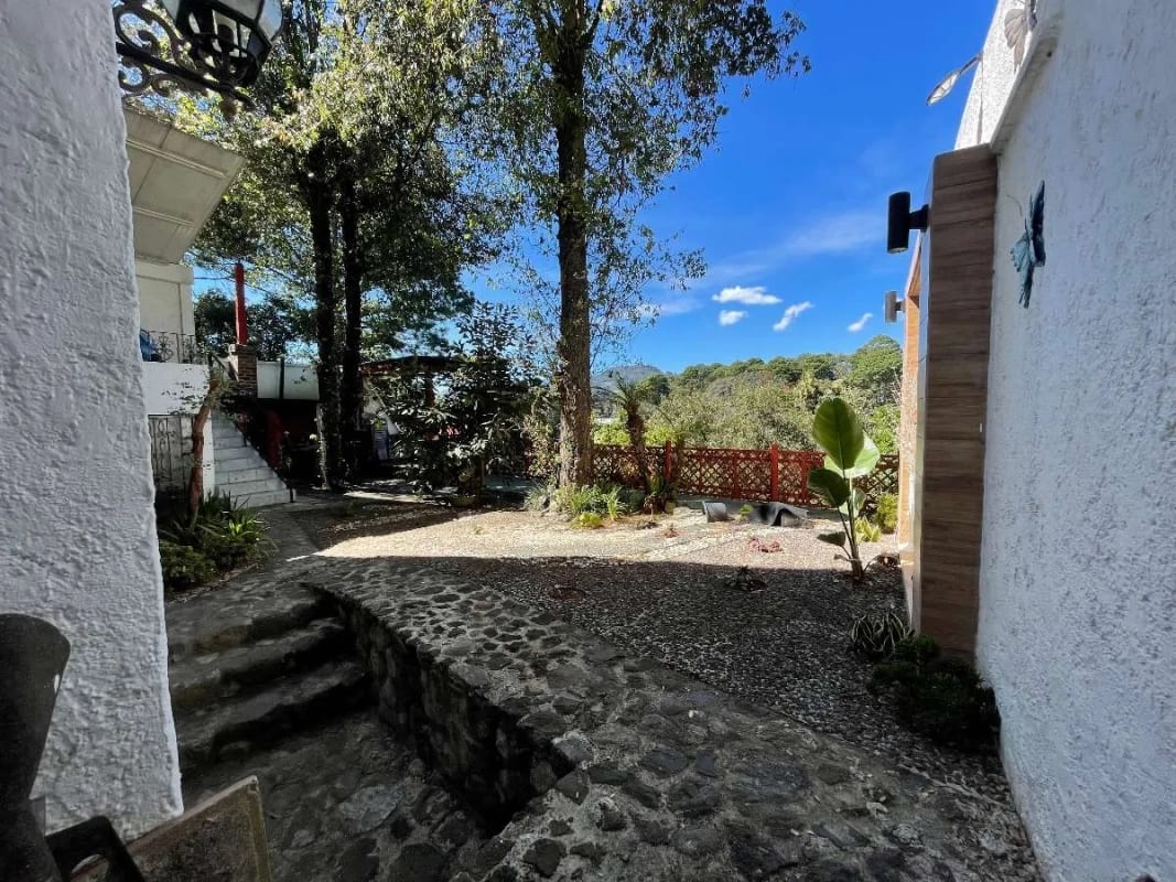 VENDO CASA EN SAN LUCAS. KM 26.5 CARRETERA ITERAMERICANA. RESIDENCIAL ANDALUCIA. 4 DORMITORIOS — Casa en Venta en San Lucas Sacatepéquez, Sacatepéquez — foto 8 de 17