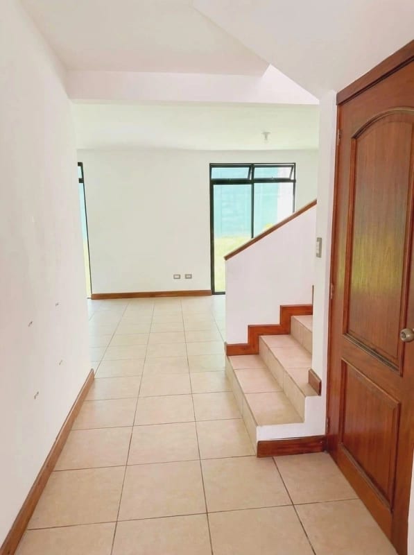 CASA EN VENTA  CONDOMINIO BOSQUE ESCONDIDO ENTRADA A FRAIJANRES — Casa en Venta en Carretera a El Salvador, Guatemala, Ciudad — foto 8 de 11