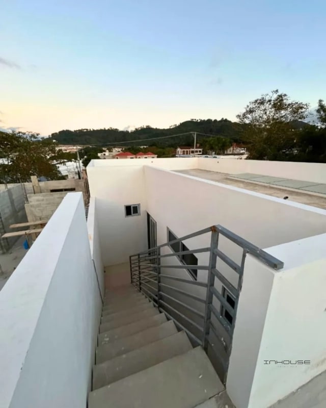 CASA EN VENTA EN ZONA 16 EN PLANOS - 4
