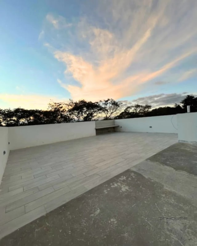 CASA EN VENTA EN ZONA 16 EN PLANOS - 3