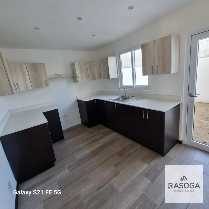 VENDO CASA NUEVA EN ZONA 16 — Casa en Venta en Hacienda Real, Zona 16, Guatemala, Ciudad — foto 6 de 7