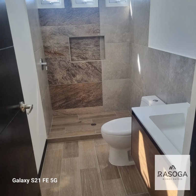 VENDO CASA NUEVA EN ZONA 16 — Casa en Venta en Hacienda Real, Zona 16, Guatemala, Ciudad — foto 3 de 7
