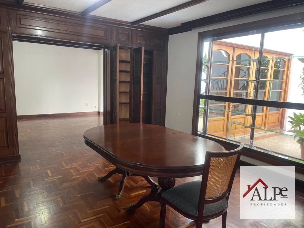 CASA EN VENTA LA VILLA ZONA 14 - 6