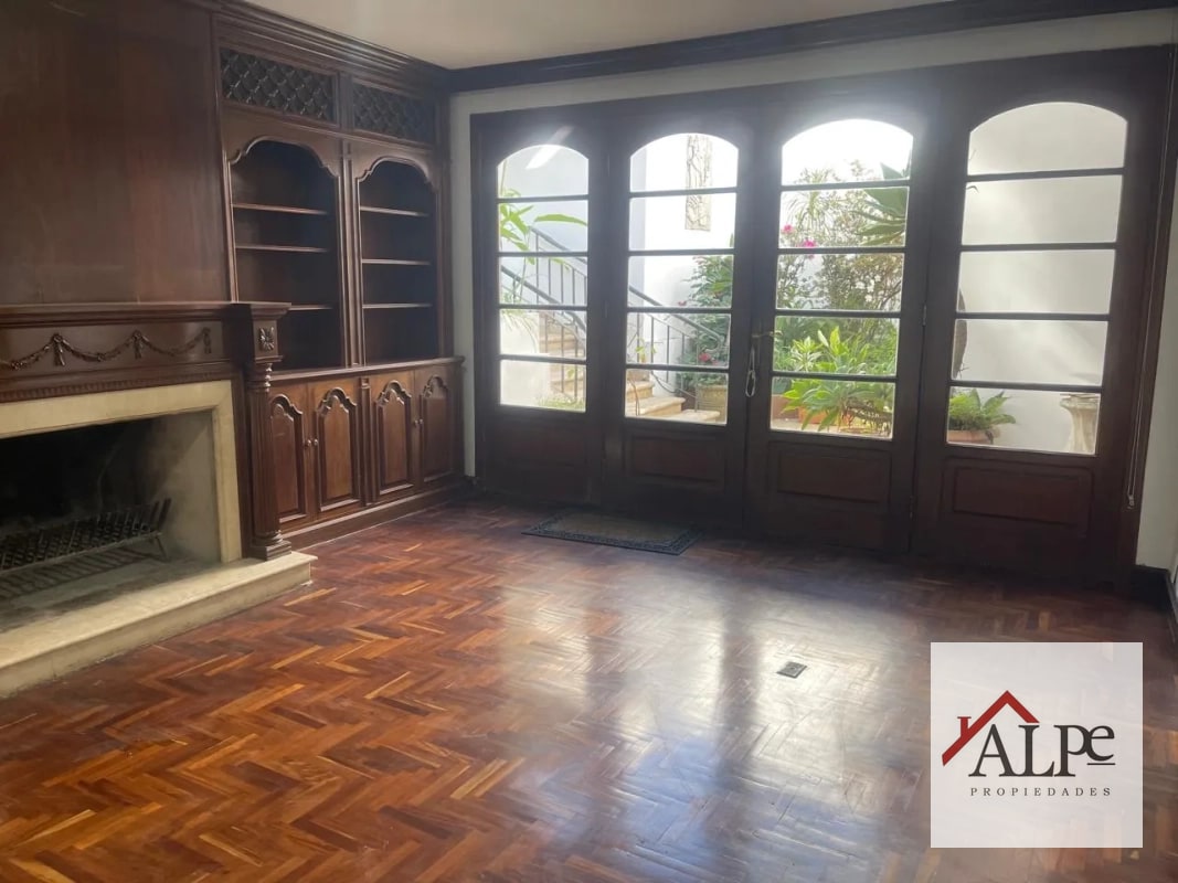 CASA EN VENTA LA VILLA ZONA 14 - 5