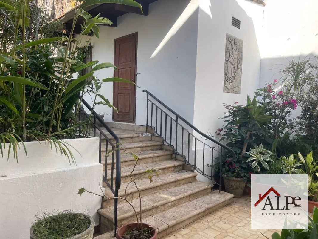 CASA EN VENTA LA VILLA ZONA 14 - 4