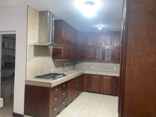 Hermosa y Amplia Casa en Venta Santa Catarina Pinula — Casa en Venta en Santa Catarina Pinula, Guatemala, Ciudad — miniatura 9 de 12