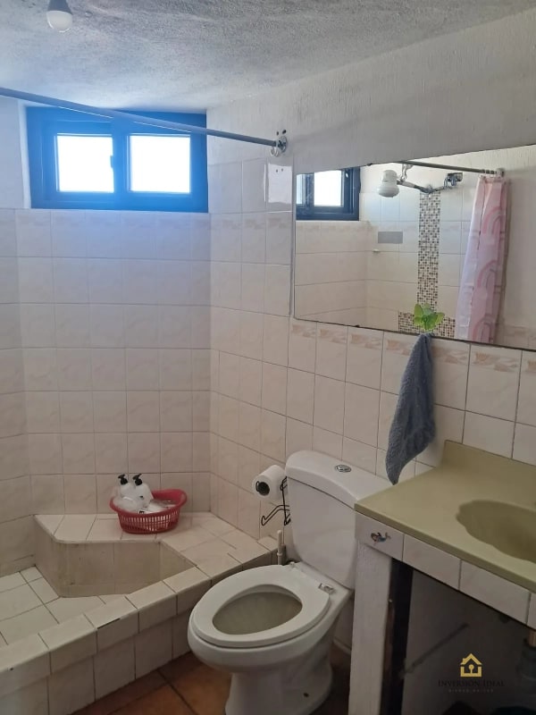 Casa comercial en renta Condominio Mariscal zona 11 - 7