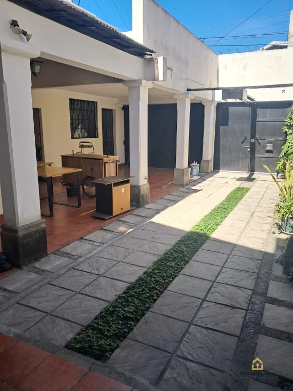 Casa comercial en renta Condominio Mariscal zona 11 - 4