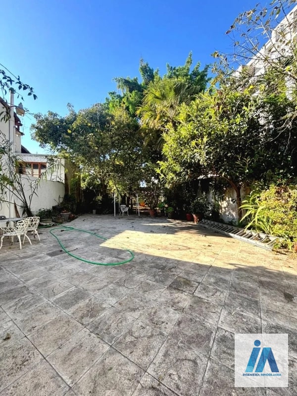 CASA EN VENTA - 📍Residenciales Mallorca, zona 14 _Una residencia única con acabados de caoba y amplio jardín_ - 10