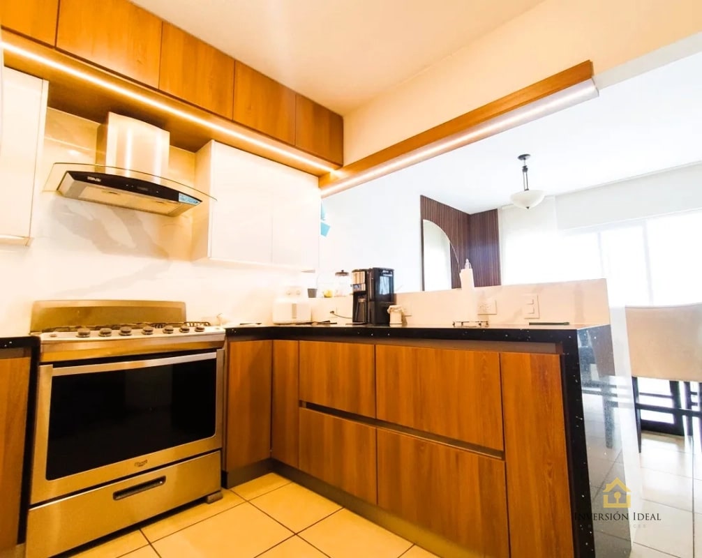 Vendo casa 4 habitaciones + cuarto de servicio en zona 16 - 10