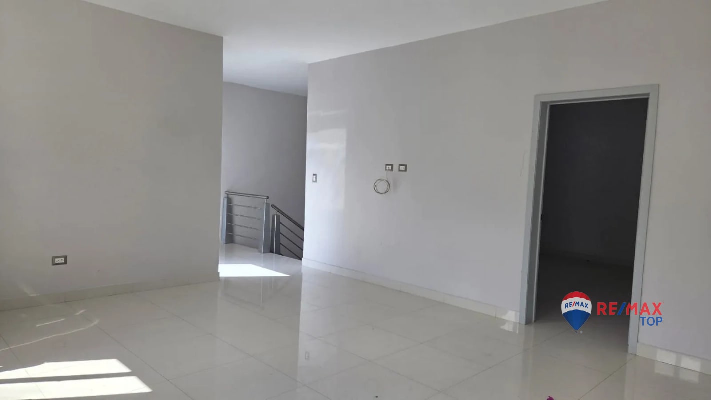 ZONA 16, VENDO CASA DE 2 NIVELES 4 HAB. / BOULEVARD ACATÁN - 8