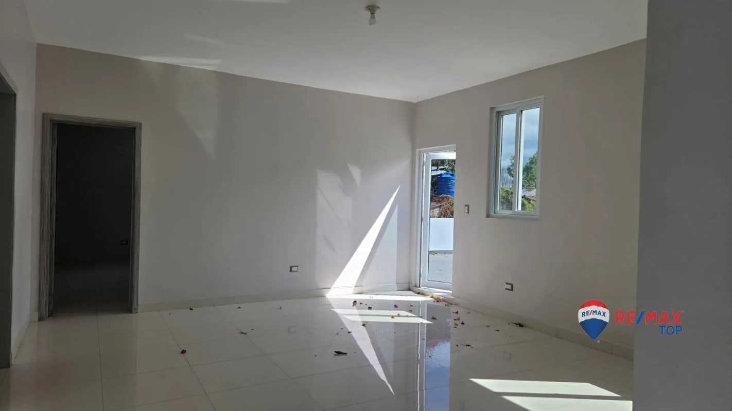 ZONA 16, VENDO CASA DE 2 NIVELES 4 HAB. / BOULEVARD ACATÁN - 6