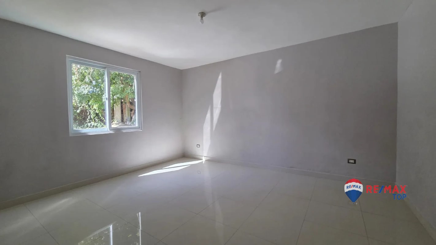 ZONA 16, VENDO CASA DE 2 NIVELES 4 HAB. / BOULEVARD ACATÁN - 5