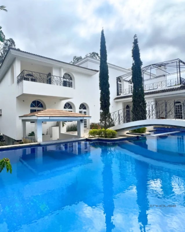CASA EN VENTA EN ZONA 16 CAYALÁ - 1