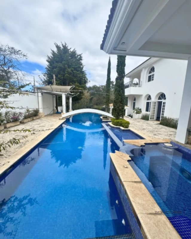 CASA EN VENTA EN ZONA 16 CAYALÁ - 8