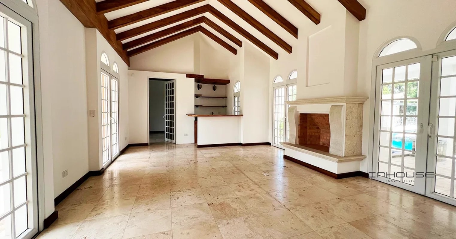 CASA EN VENTA EN ZONA 16 CAYALÁ - 6