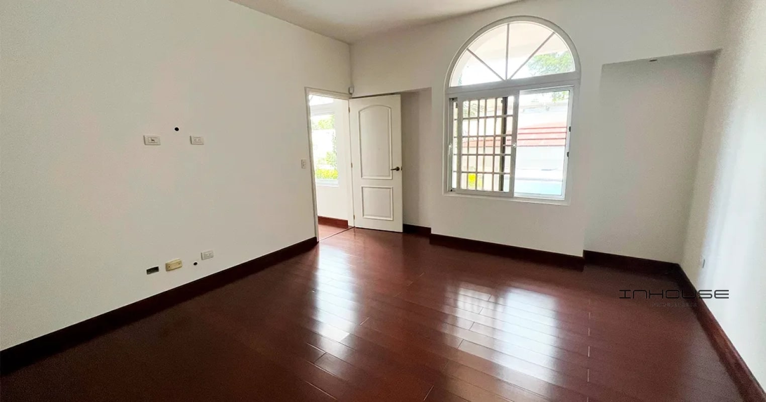 CASA EN VENTA EN ZONA 16 CAYALÁ - 5