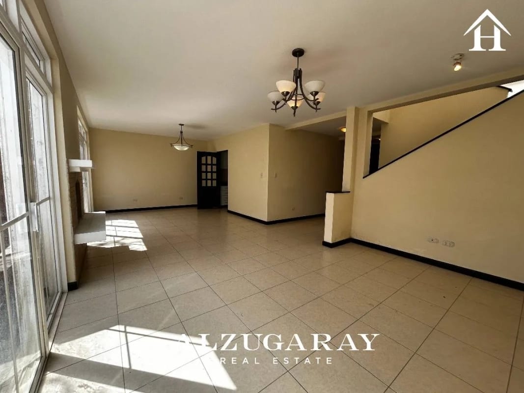 CASA AMPLIA C/ JARDIN, SAN JOSÉ PINULA - 3 HAB./ CONDOMINIO LOS MANANTIALES - 11