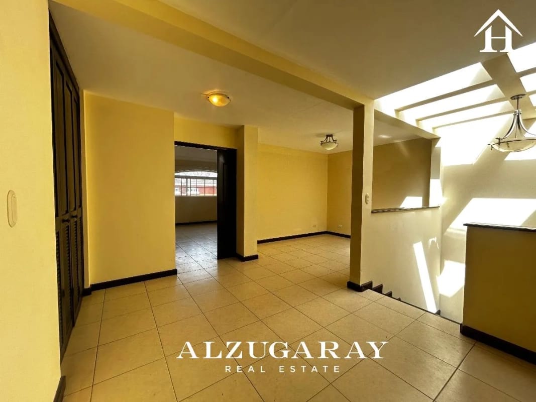 CASA AMPLIA C/ JARDIN, SAN JOSÉ PINULA - 3 HAB./ CONDOMINIO LOS MANANTIALES - 8
