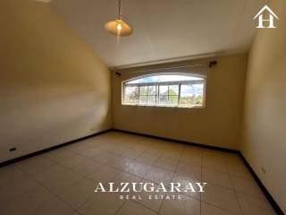 CASA AMPLIA C/ JARDIN, SAN JOSÉ PINULA - 3 HAB./ CONDOMINIO LOS MANANTIALES — Casa en Venta en Carretera a El Salvador, Guatemala, Ciudad — miniatura 3 de 11