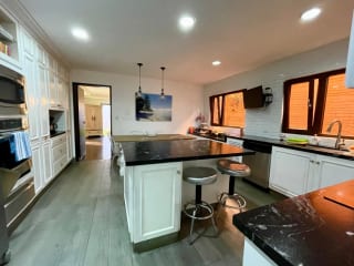  CASA VENTA CONDOMINIO EXCLUSIVO LA JOYA ZONA 10, 4 DORMITORIOS, 440 Mts2 , 3.5 BAÑOS~4 PARQUEOS $1,000,000 DOLARES — Casa en Venta en Zona 10, Guatemala, Ciudad — miniatura 3 de 11