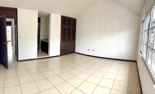 Casa en Venta, Residenciales Santa Mónica VI, Km. 16.5 Carretera a El Salvador — Casa en Venta en Carretera a El Salvador, Guatemala, Ciudad — miniatura 6 de 11
