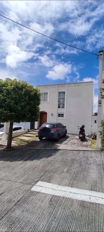 Casa en Venta Jardines de Arrazola KM 19.5 Fraijanes — Casa en Venta en Jardines de Arrazola, Carretera a El Salvador, Guatemala, Ciudad — foto 3 de 10