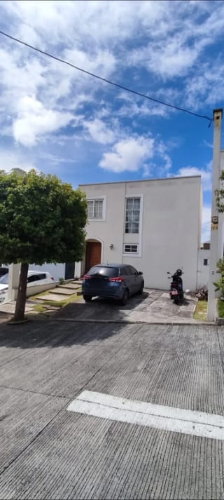 Casa en Venta Jardines de Arrazola KM 19.5 Fraijanes — Casa en Venta en Jardines de Arrazola, Carretera a El Salvador, Guatemala, Ciudad — miniatura 3 de 10