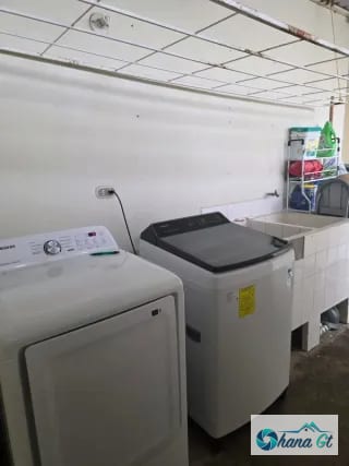 CASA EN VENTA JARDINES DE ARRAZOLA KM 19.5 FRAIJANES — Casa en Venta en Jardines de Arrazola, Carretera a El Salvador, Guatemala, Ciudad — miniatura 7 de 10