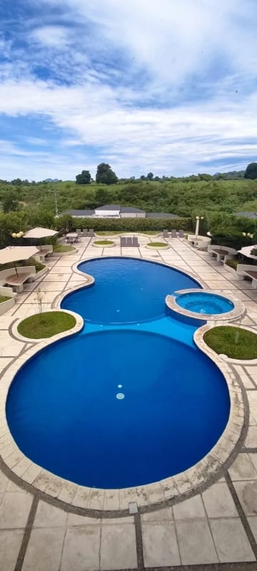 Casa en Venta Jardines de Arrazola KM 19.5 Fraijanes — Casa en Venta en Jardines de Arrazola, Carretera a El Salvador, Guatemala, Ciudad — foto 5 de 10