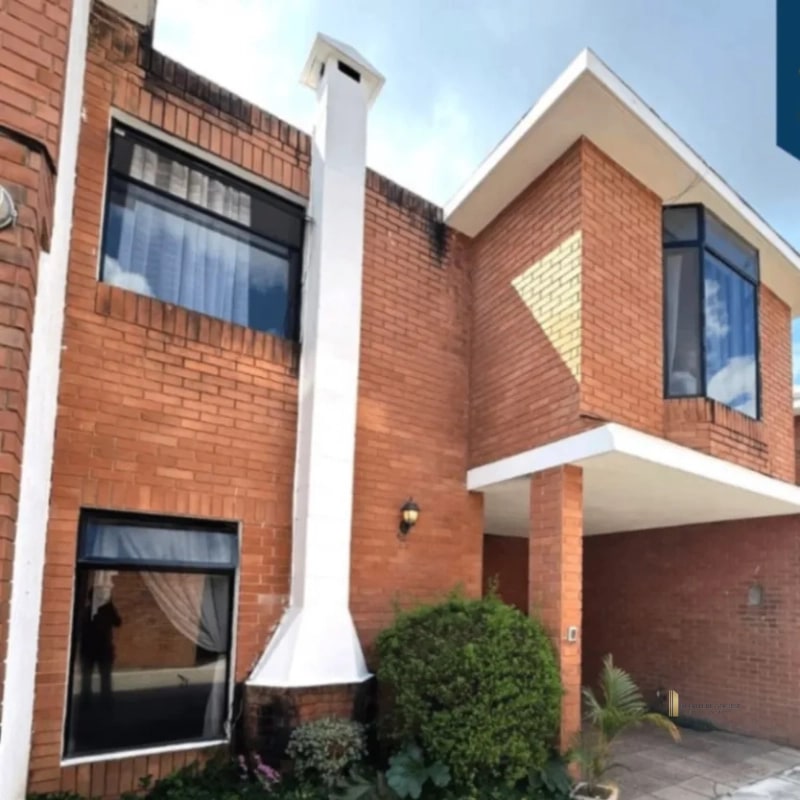 Casa en Venta – Condominio Villas de Montesano, Zona 16 - 1