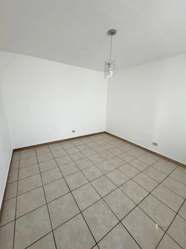 Casa en Venta – Condominio Villas de Montesano, Zona 16 - 4
