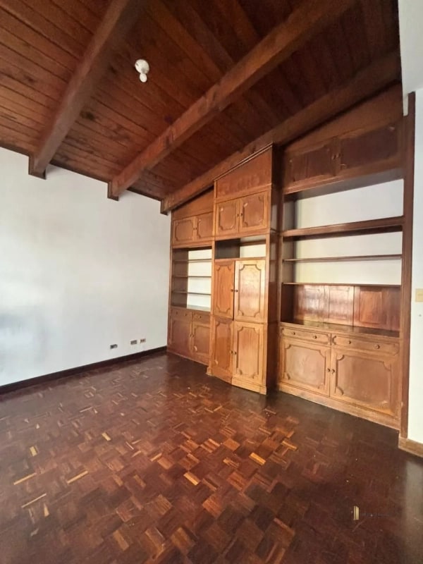Casa Amplia en Venta – Residenciales Mallorca, Zona 14 - 7