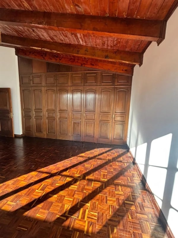 Casa Amplia en Venta – Residenciales Mallorca, Zona 14 - 5