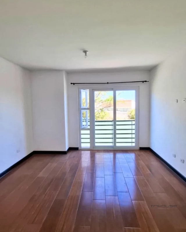 CASA EN VENTA EN ZONA 16, HACIENDA REAL - 3