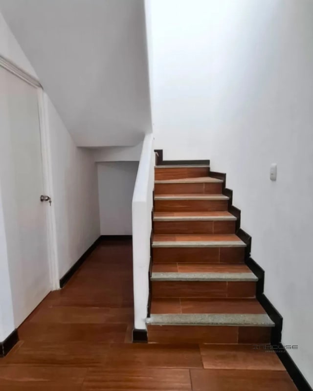 CASA EN VENTA EN ZONA 16, HACIENDA REAL - 2
