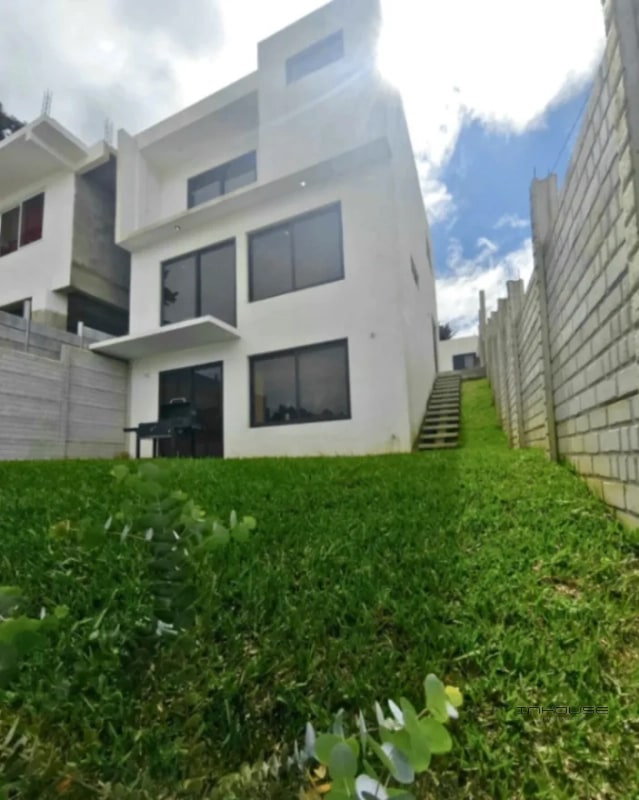 CASA EN VENTA EN SAN JOSÉ PINULA, LO DE VALDEZ - 3