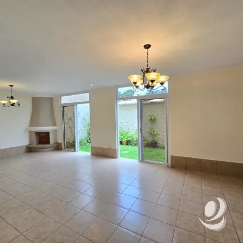 Casa en Venta Quintas Los Encinos Zona 7 de Mixco - 13