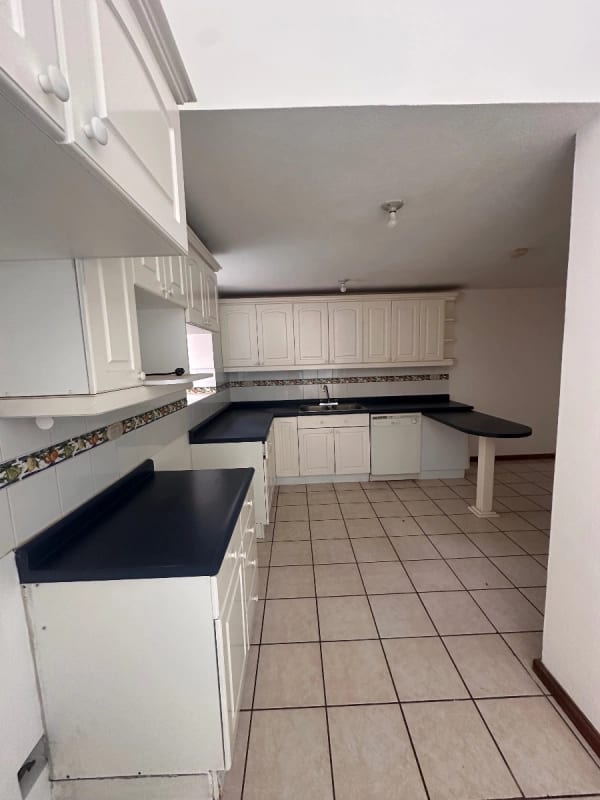 casa en venta CES Vizcaya — Casa en Venta en Carretera a El Salvador, Guatemala, Ciudad — foto 10 de 12