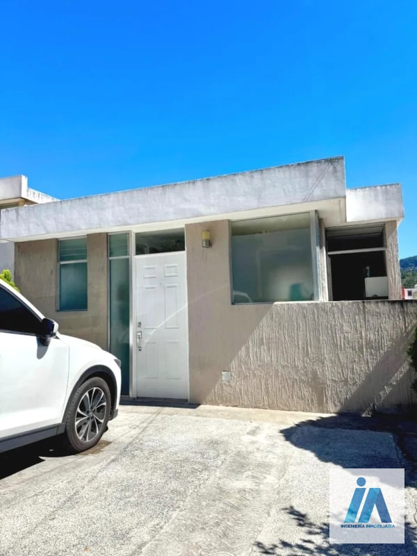 CASA EN VENTA📍Vista Azul, Santa Catarina Pinula Propiedad situada estratégicamente a pocos minutos de las zonas más importantes de la ciudad. - 2