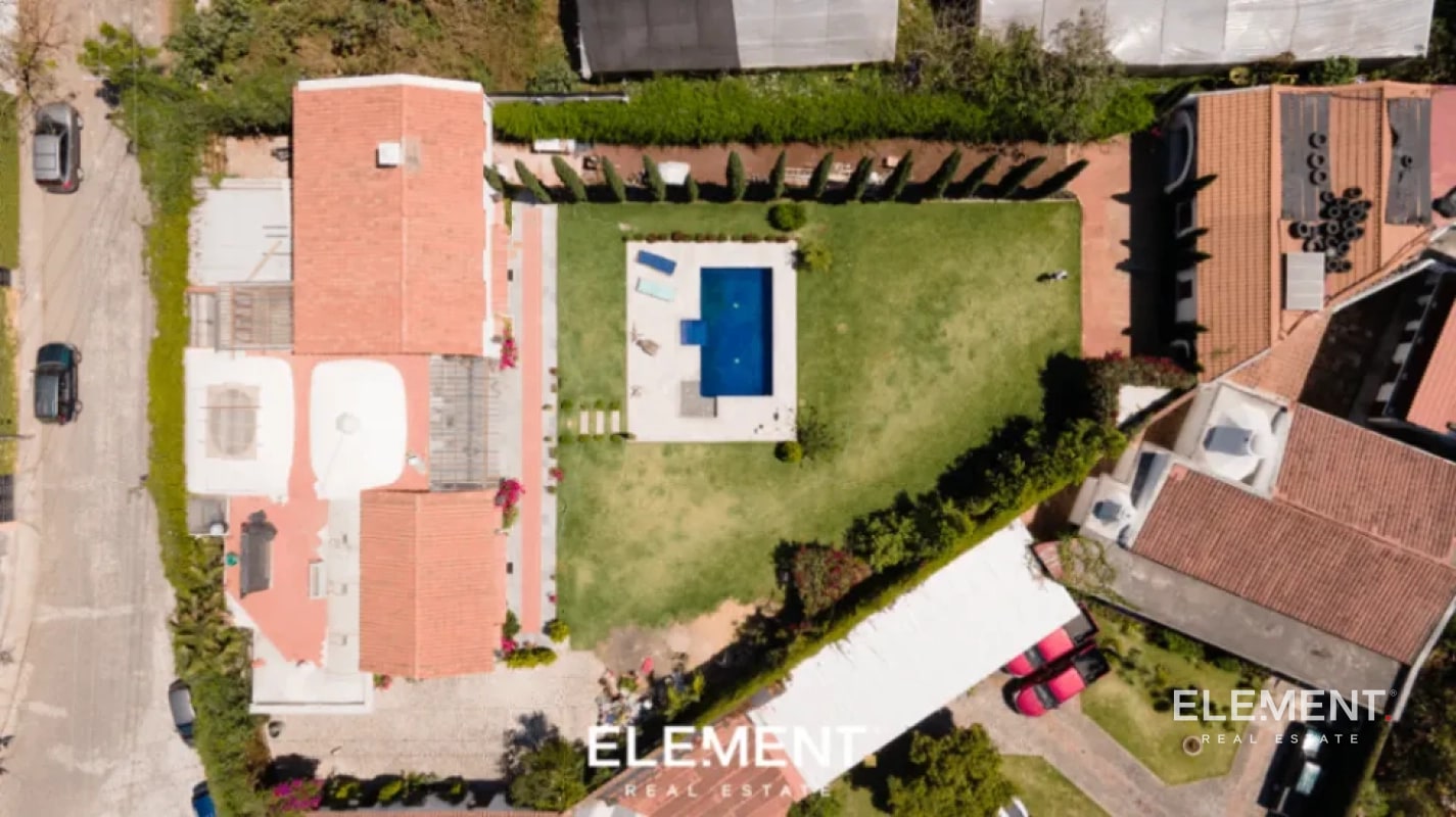 Casa en las faldas del Volcán de Agua en venta - Antigua Guatemala - 1