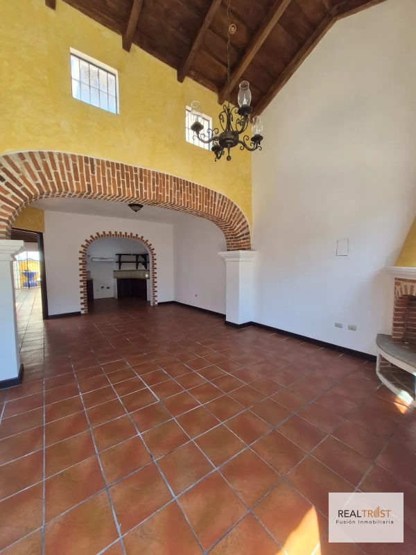 CASA EN RENTA ANTIGUA GUATEMALA, POR EL CALVARIO - 1