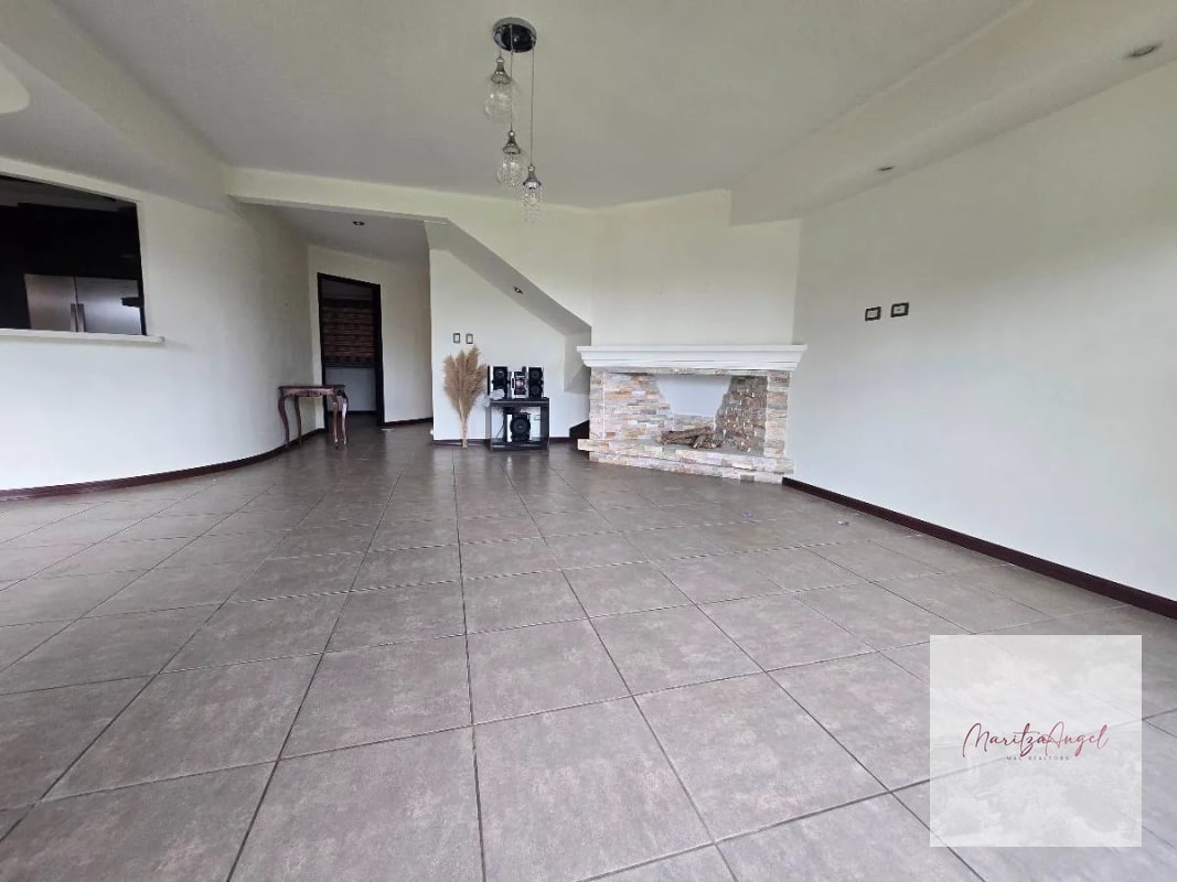 CASA EN VENTA EN ZONA 16 VR Q2.400.000 - 2