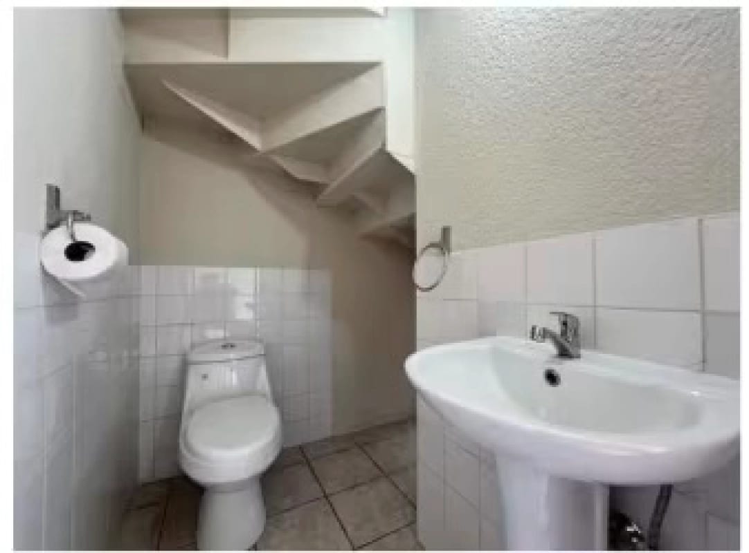 VENDO HERMOSA CASA EN COLINAS DE MONTE MARIA SUR — Casa en Venta en Villa Nueva, Guatemala, Ciudad — foto 8 de 10