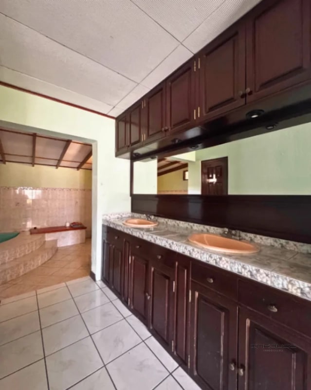 CASA EN VENTA ESCUINTLA - 2