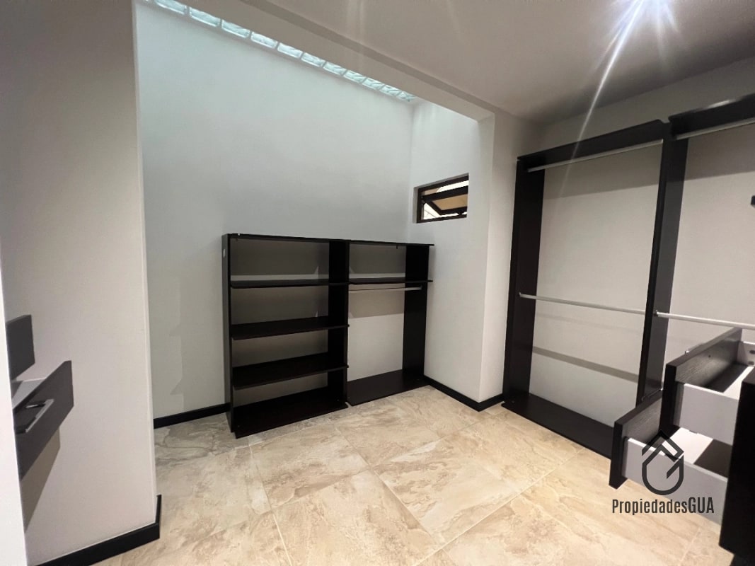 Casa con vista espectacular dentro de condominio en renta - 10