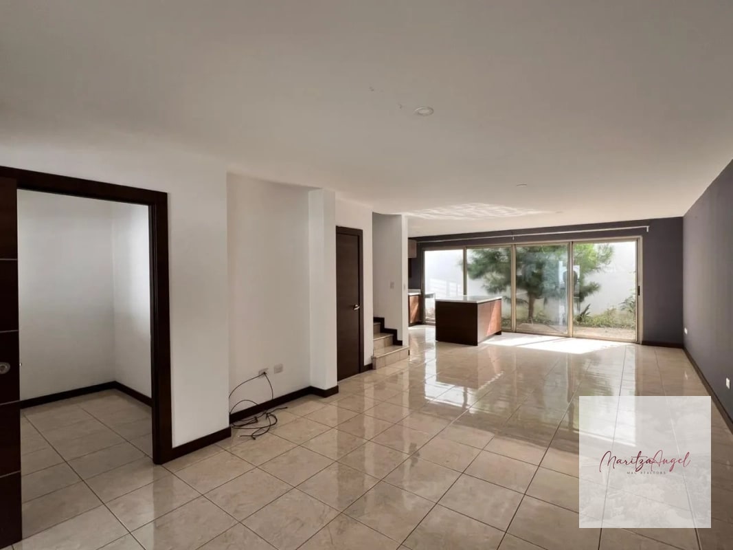 ALQUILER DE CASA EN ZONA 16 SECTOR KANAJUYU — Casa en Alquiler en Kanajuyú, Zona 16, Guatemala, Ciudad — foto 5 de 11